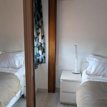 Free Wifi -Estrela Lapa- Tram 28 Apartment Lisbon Bagian luar foto