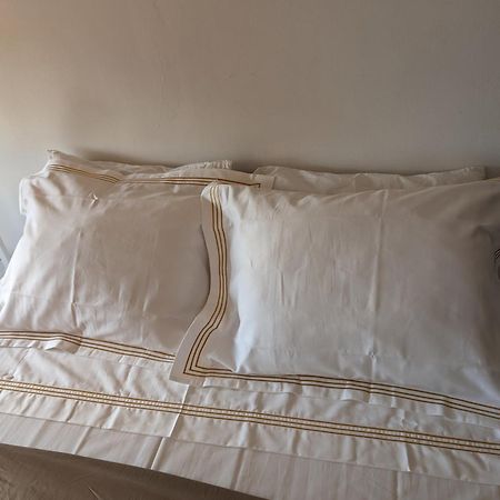 Free Wifi -Estrela Lapa- Tram 28 Apartment Lisbon Bagian luar foto